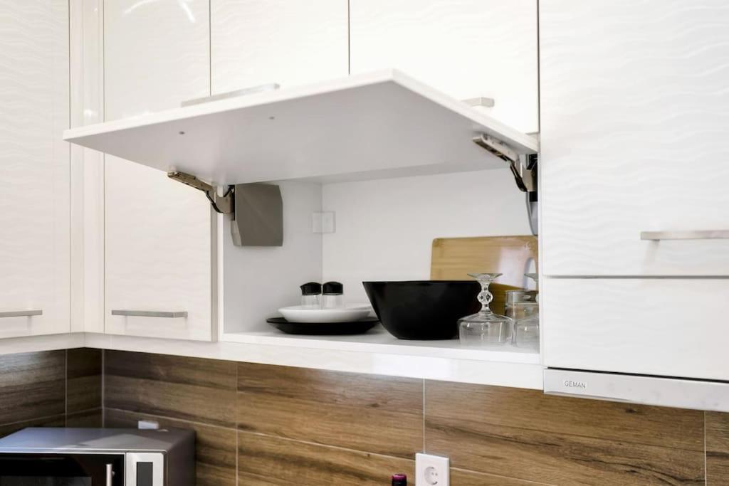 Artemis Modern Apartment Atene Esterno foto